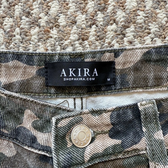 Wide Leg Camo Cargo Pants - Picture 4 of 4